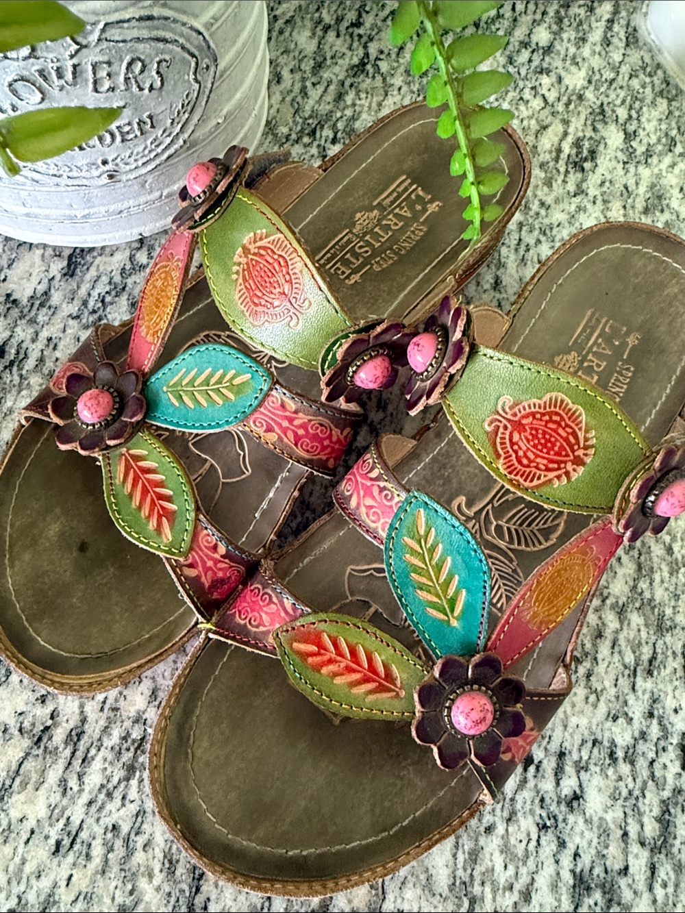 L’ARTISTE Spring Step Sandals - Picture 2 of 8